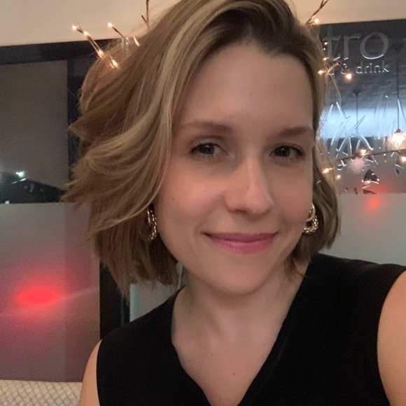 Meet your Posher, Audrey claire - Picture 3 of 3